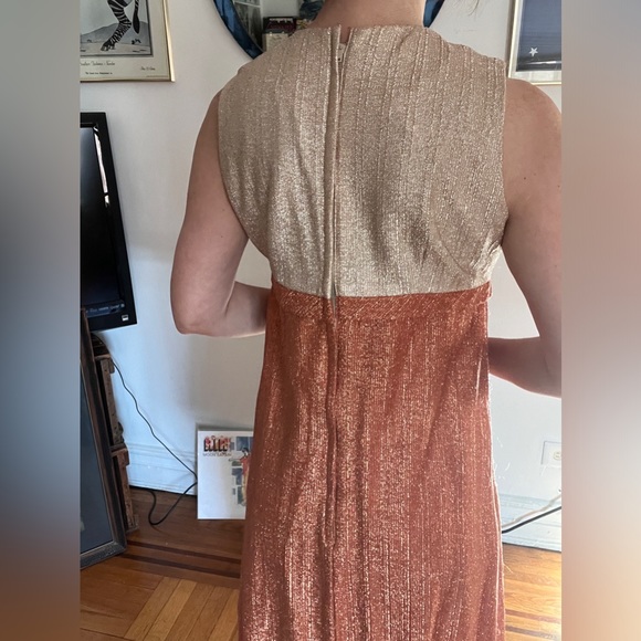Vintage 60s two coppper toned metallic mod dress by Vicky Vaughn. Size small - Picture 7 of 10